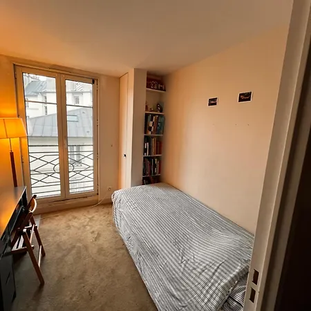 Familial En Duplex Entre Montmartre Et Opera Paris